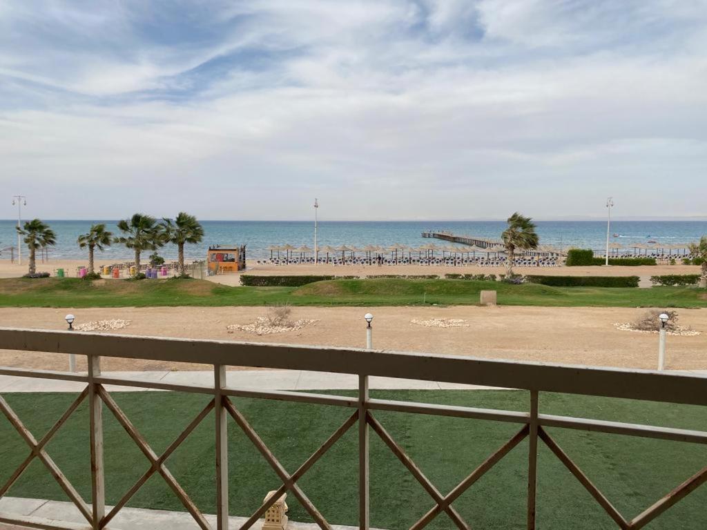 Porto South Beach Royal Sea View Families صف اول بحر مباشر 艾因苏赫纳 外观 照片